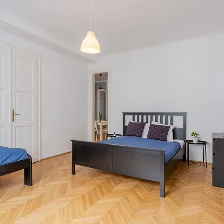 Appartement Away From In The Center