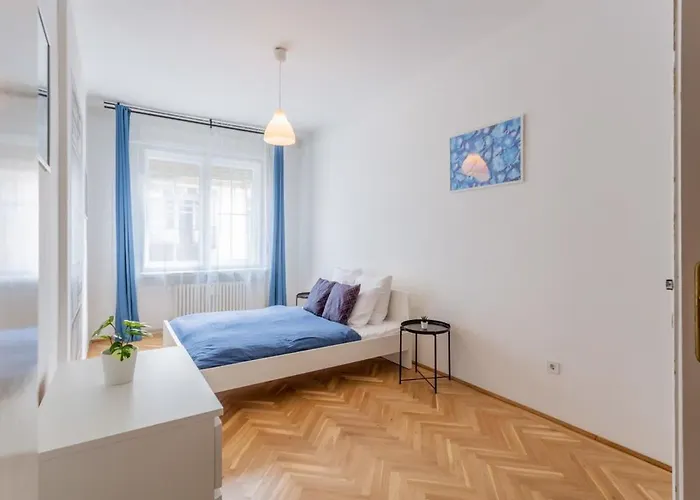 Away From In The Center Appartement