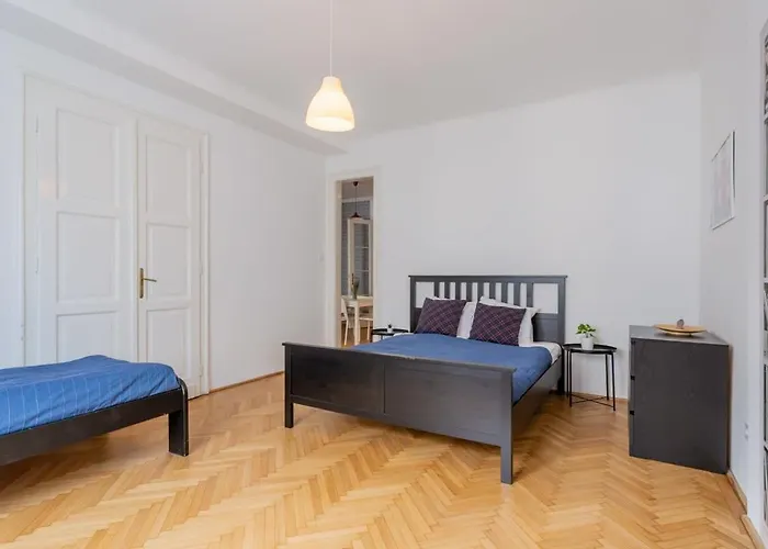 Appartement Away From In The Center