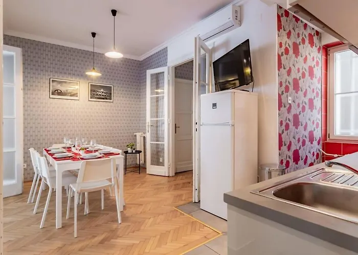 Appartement Away From In The Center *